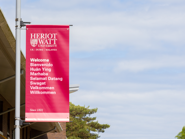 Pink banner with the Heriot-Watt logo and the words welcome in different languages.