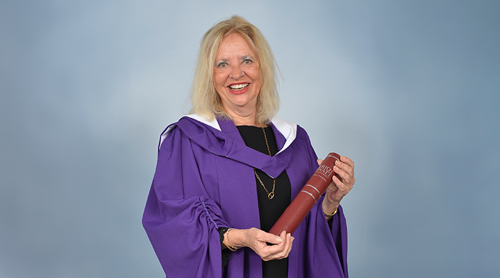 Dr Annemiek Hoogenboom 